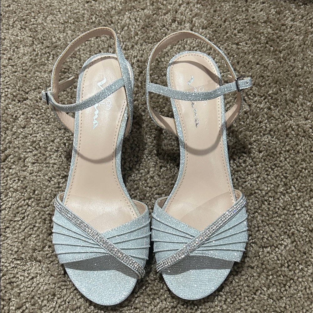 Nina Glittering Silver Heels - Picture 3 of 8